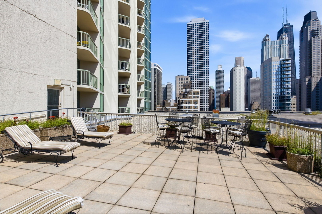 111 W Maple Street - Photo 20