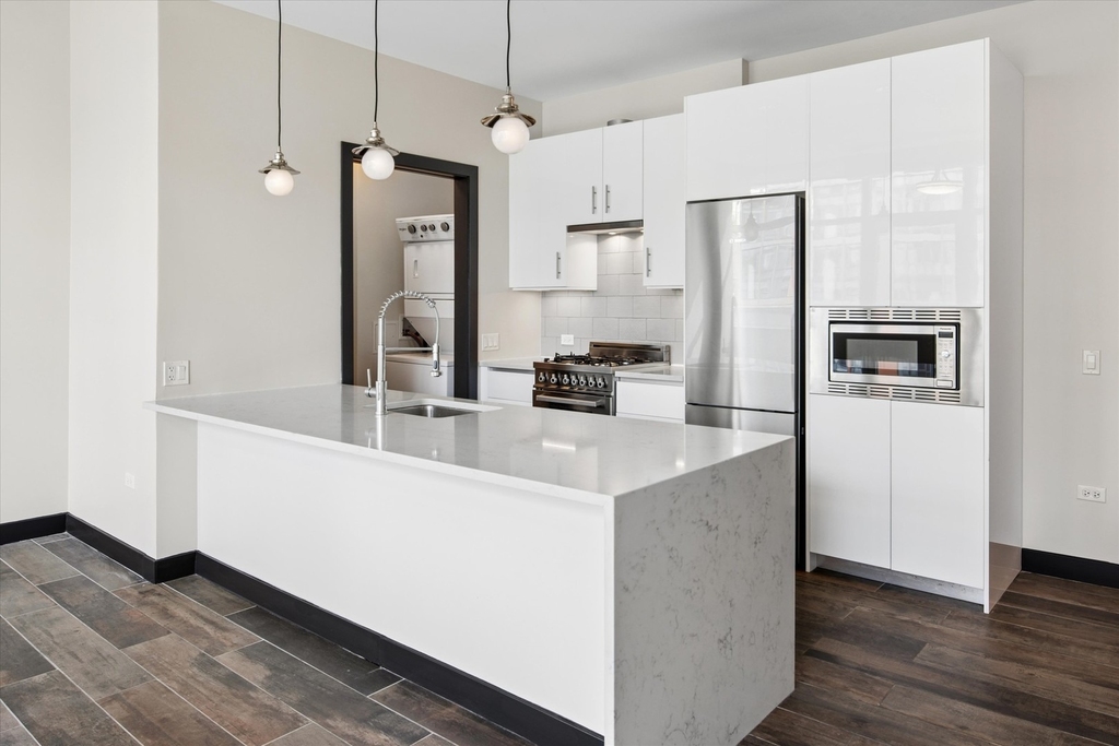 171 N Aberdeen Street - Photo 4