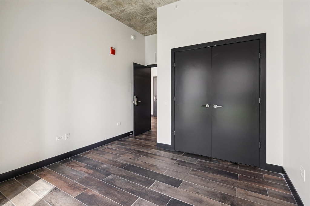 171 N Aberdeen Street - Photo 6