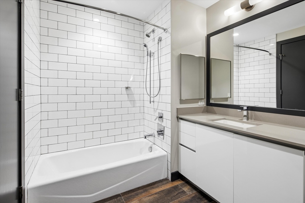 171 N Aberdeen Street - Photo 7