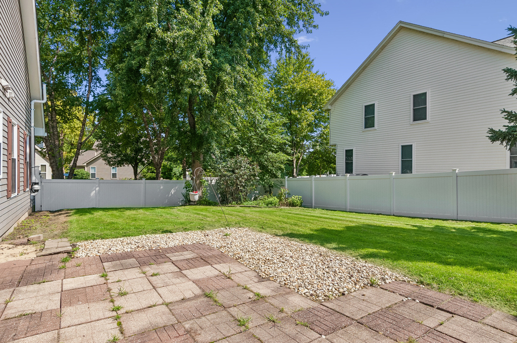 1329 Amaranth Drive - Photo 12