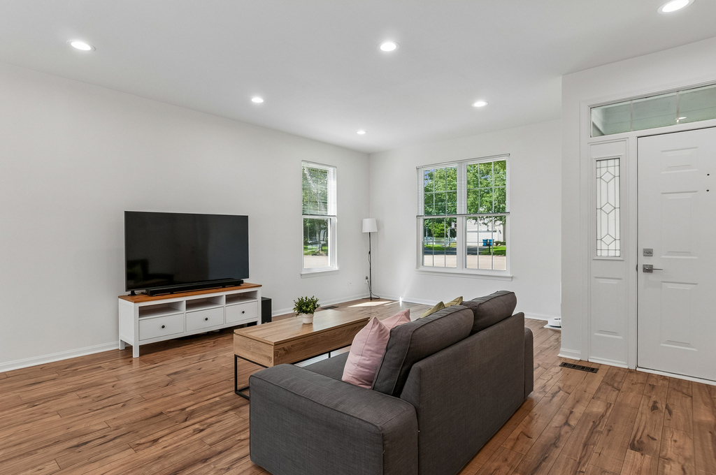 1329 Amaranth Drive - Photo 4
