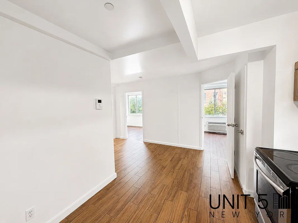 286 Stanhope Street - Photo 2