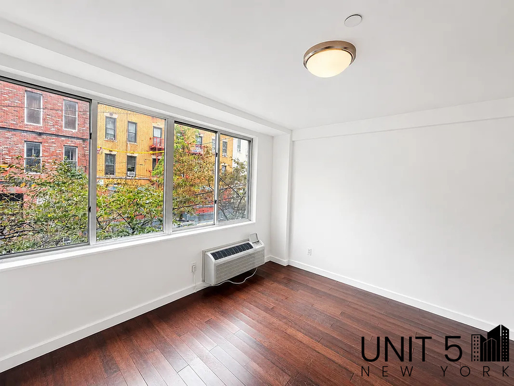 286 Stanhope Street - Photo 8