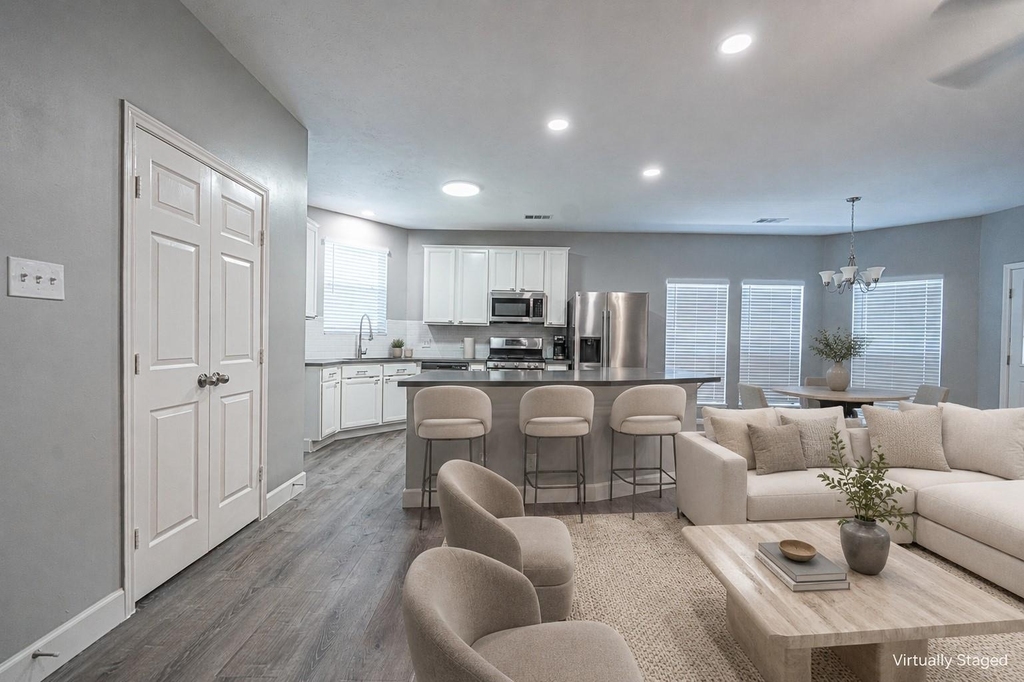 3143 W Hampton Drive - Photo 8