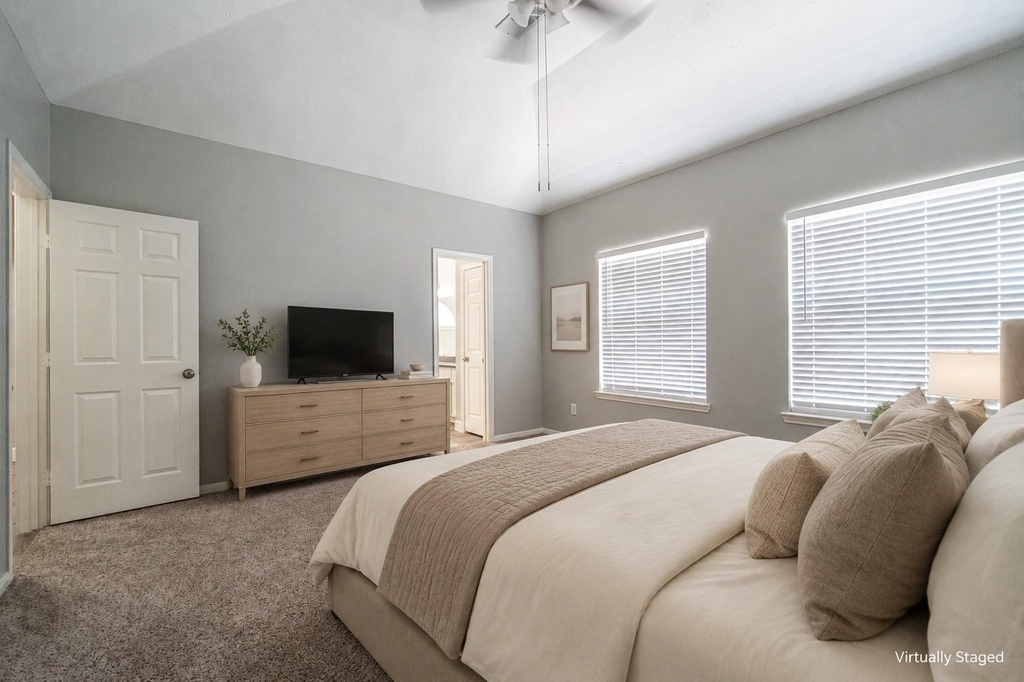 3143 W Hampton Drive - Photo 10