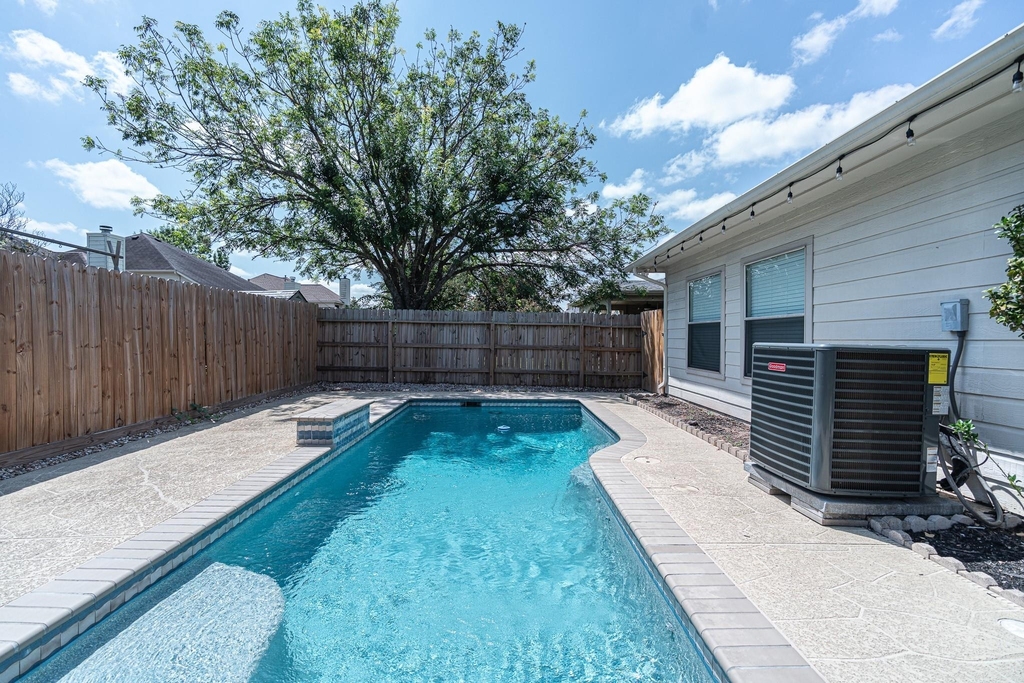 3143 W Hampton Drive - Photo 0