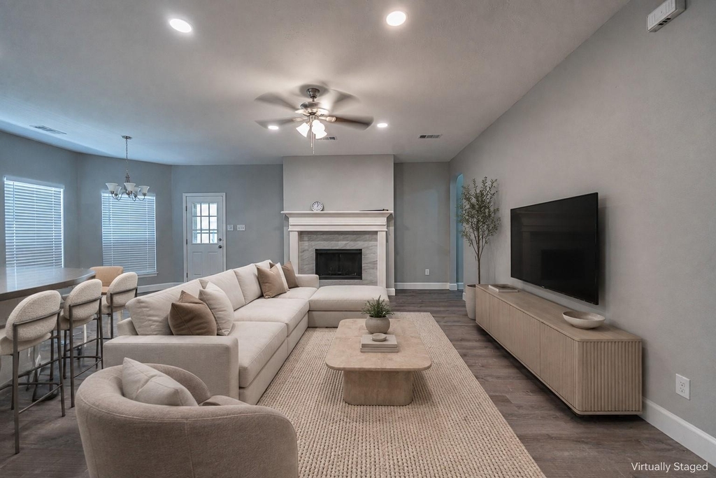 3143 W Hampton Drive - Photo 3