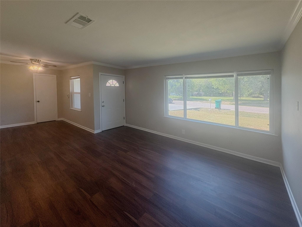 225 Sarlee Drive - Photo 4