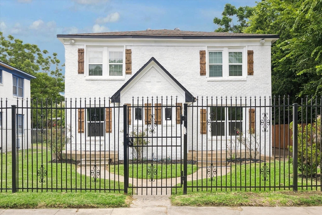 2701 Truxillo Street - Photo 1