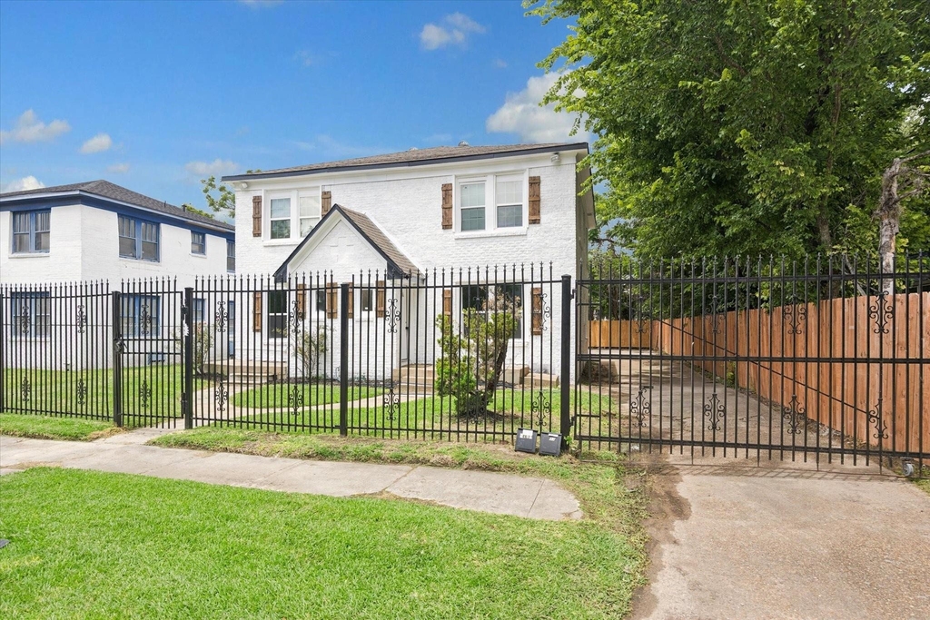 2701 Truxillo Street - Photo 2