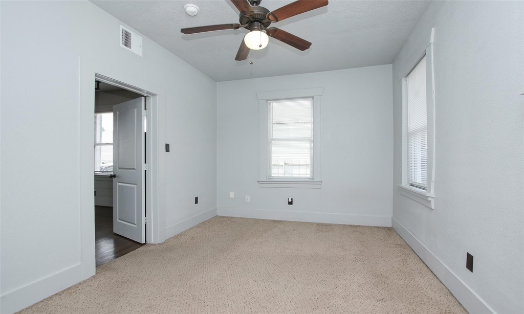 316 Eastwood Street - Photo 14