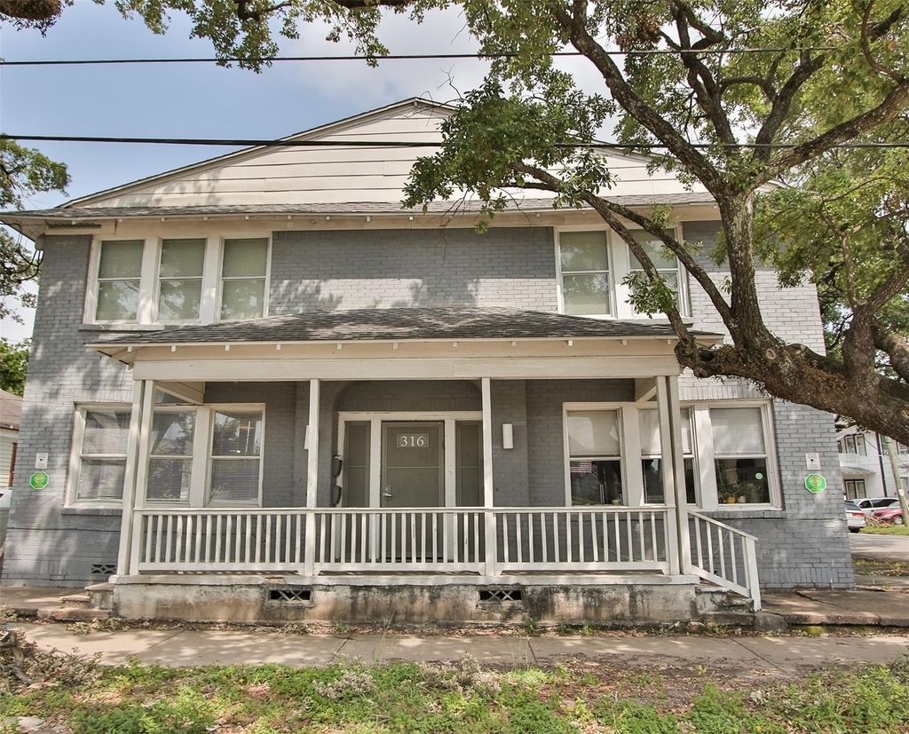 316 Eastwood Street - Photo 0