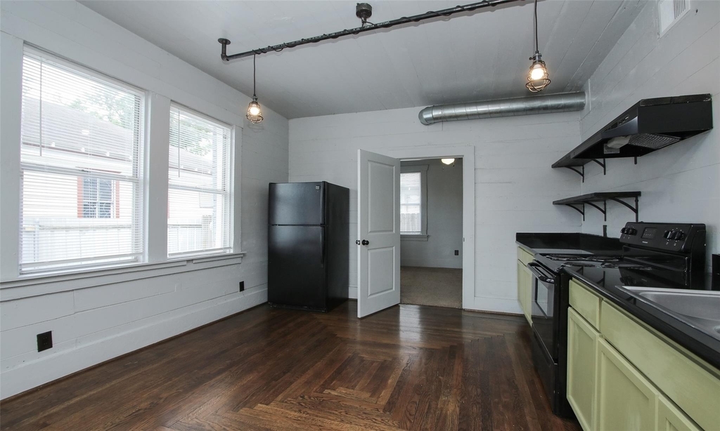 316 Eastwood Street - Photo 10
