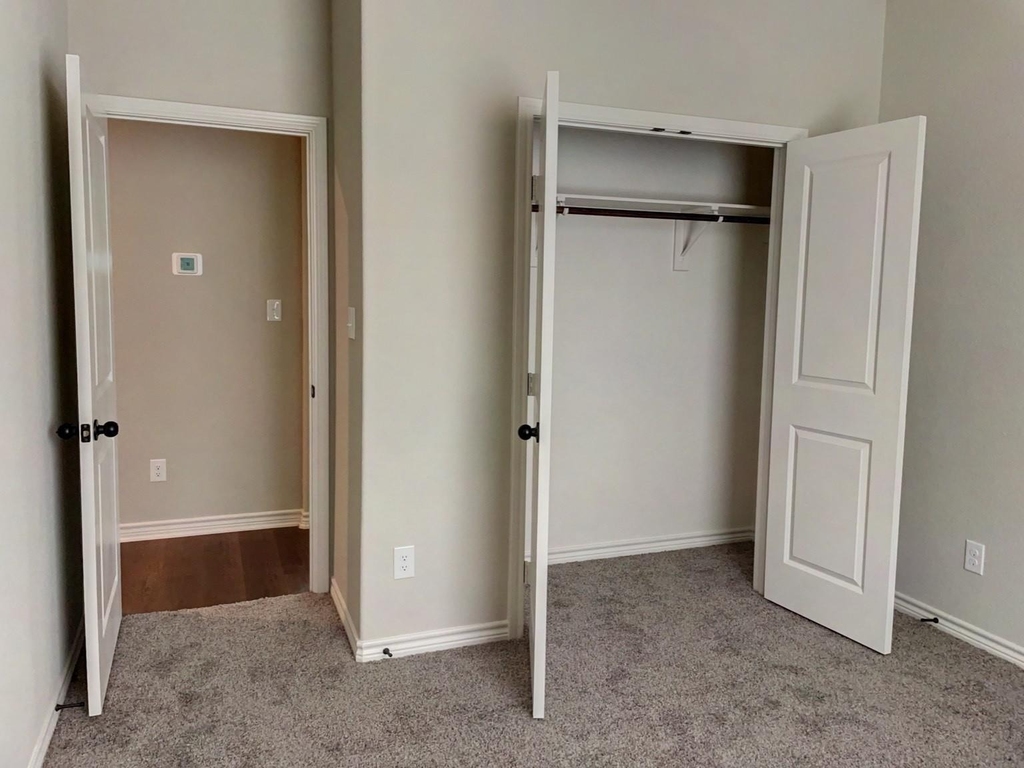 1131 Yaupon Drive - Photo 12