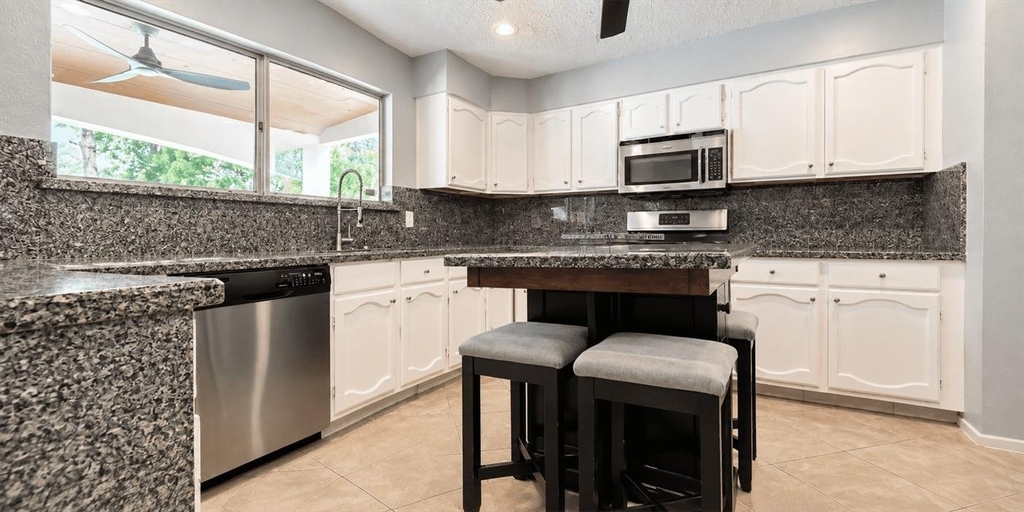 13914 Bonnington Drive - Photo 1