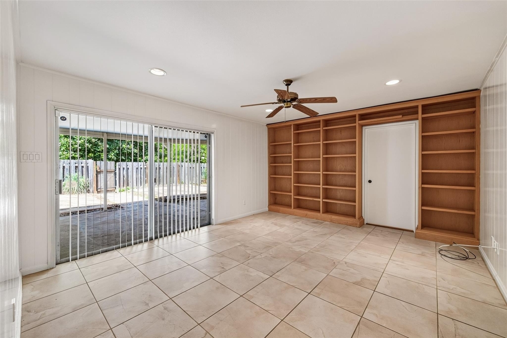 6222 Creekbend Drive - Photo 4