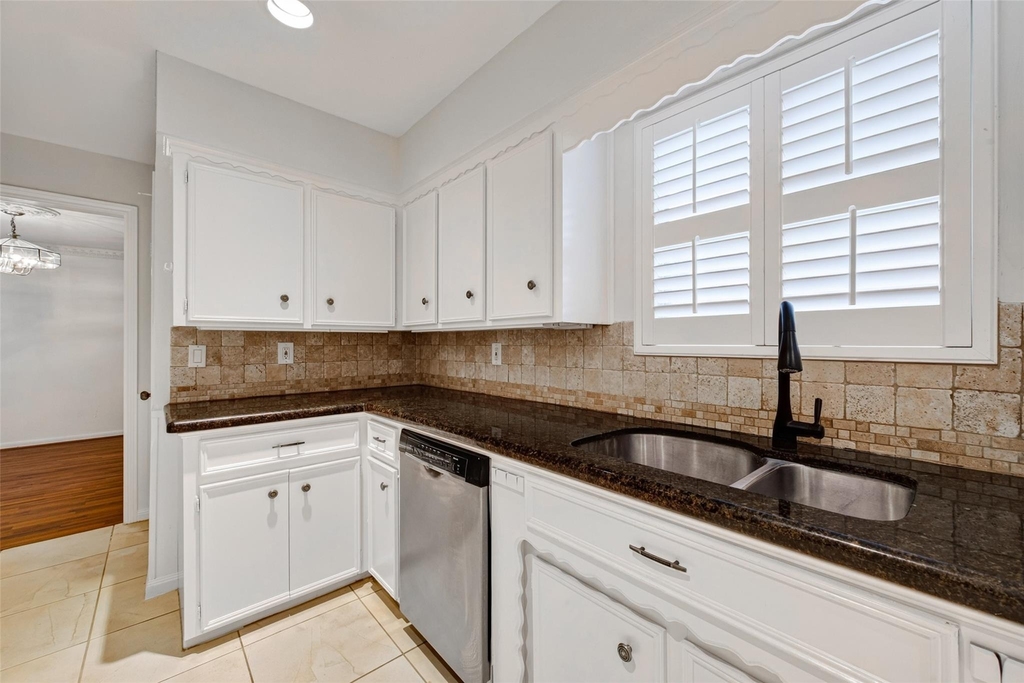 6222 Creekbend Drive - Photo 8