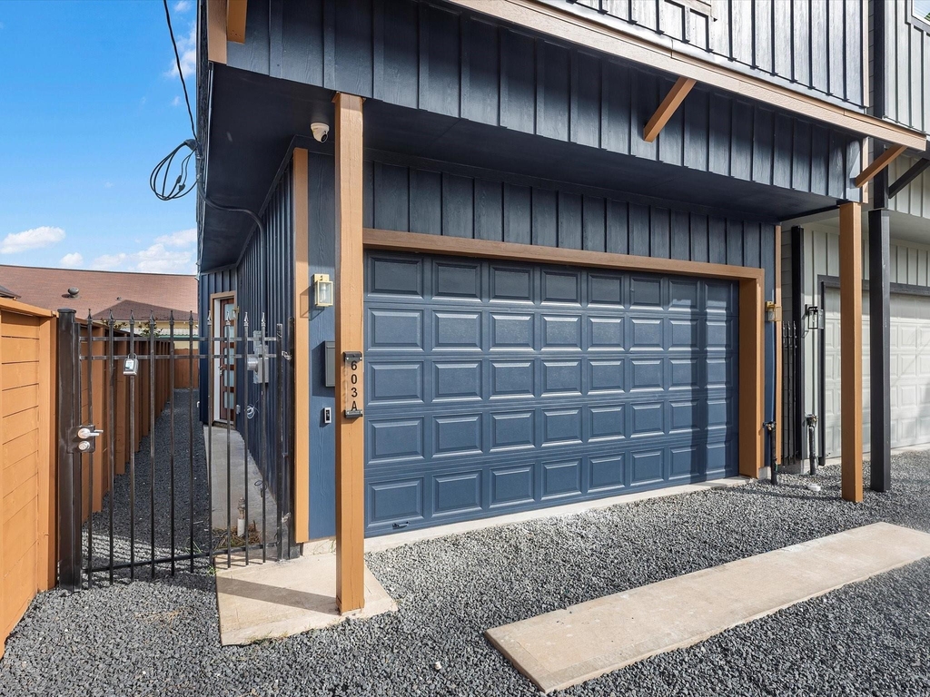 603 N Milby - Photo 2