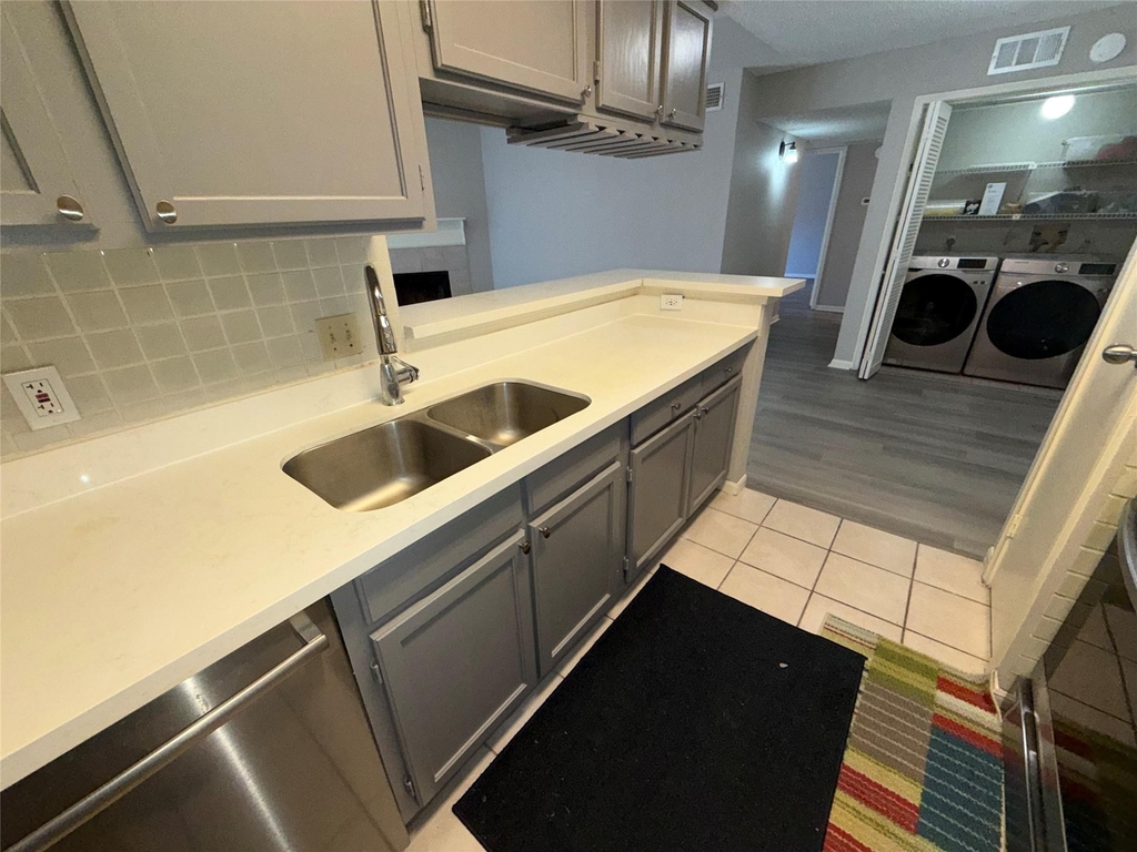 2120 El Paseo Street - Photo 8