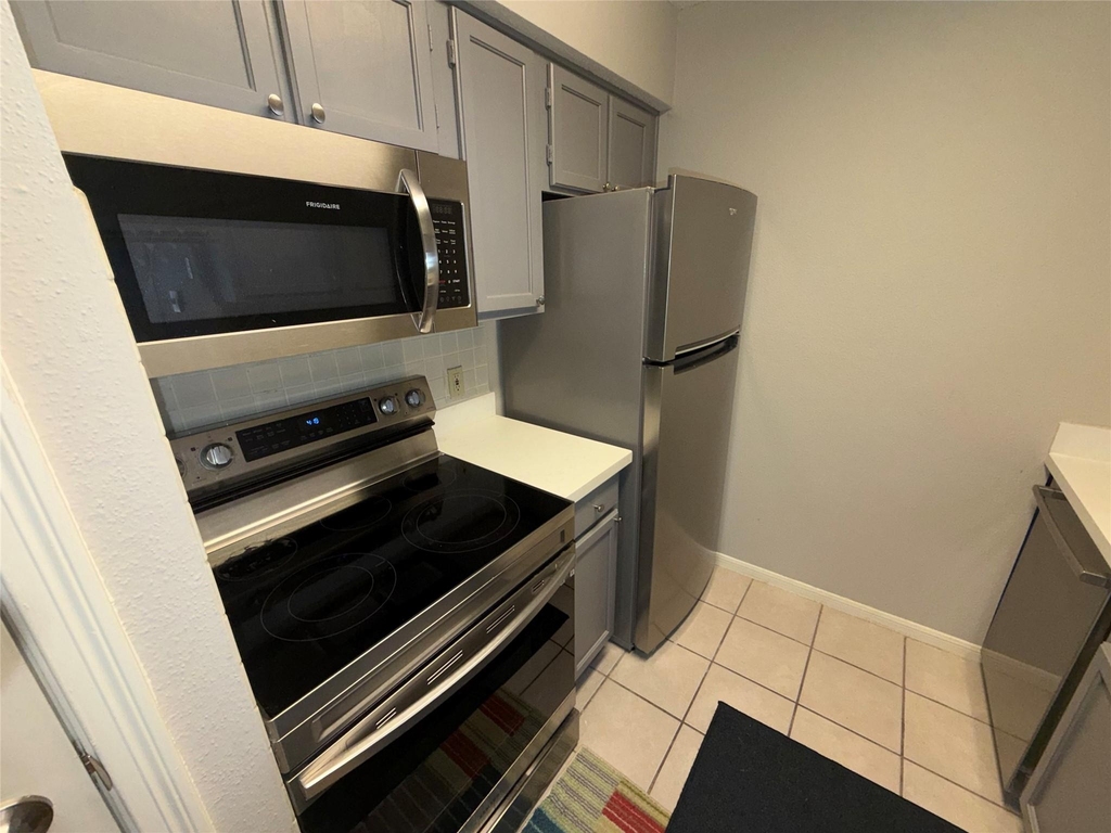 2120 El Paseo Street - Photo 7