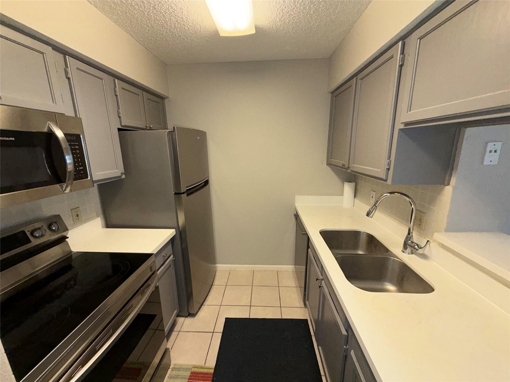 2120 El Paseo Street - Photo 6