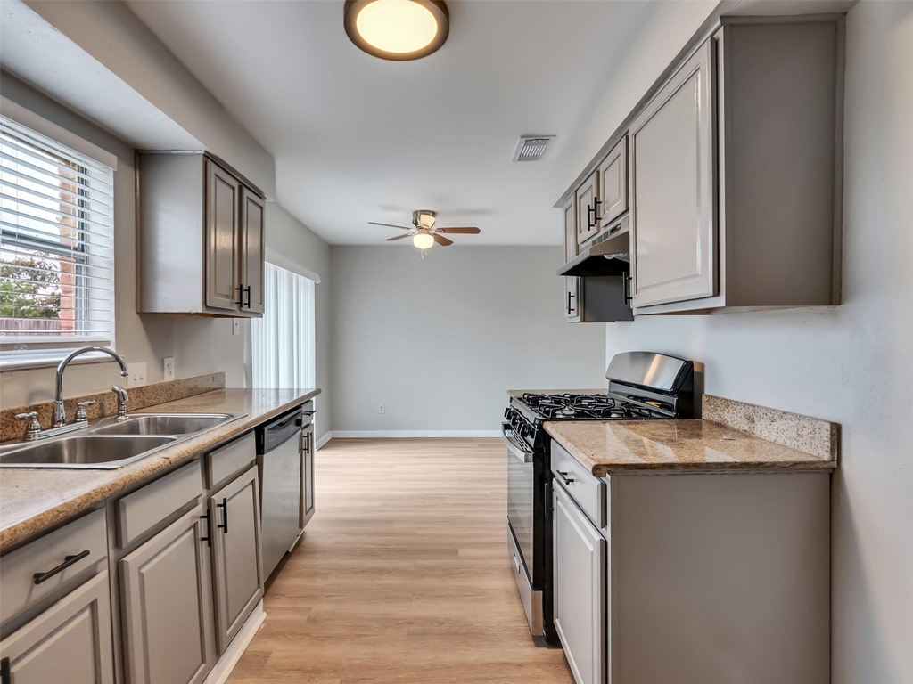 4003 Swinden Drive - Photo 11