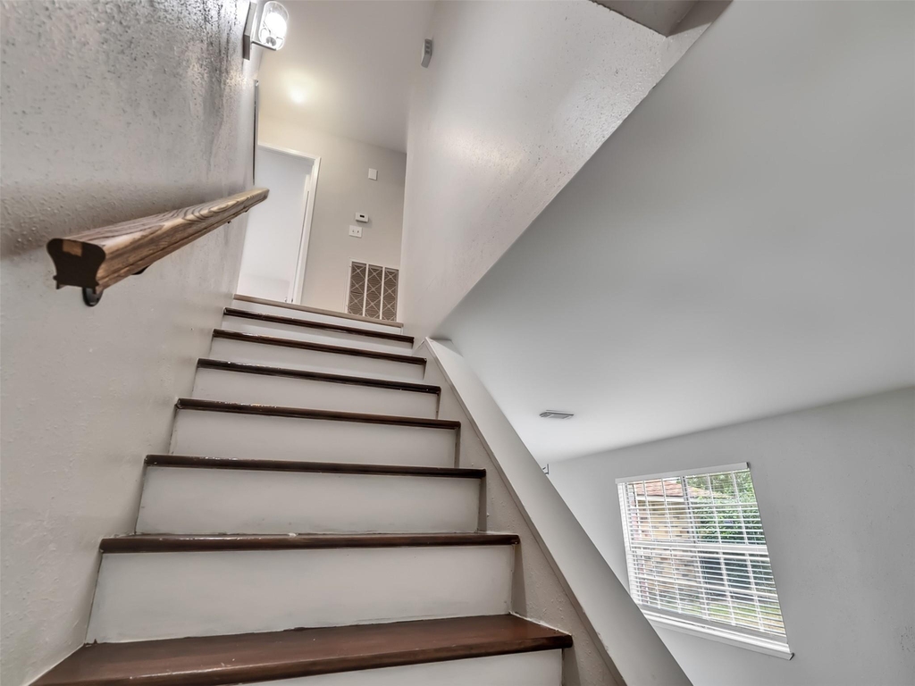 4003 Swinden Drive - Photo 14