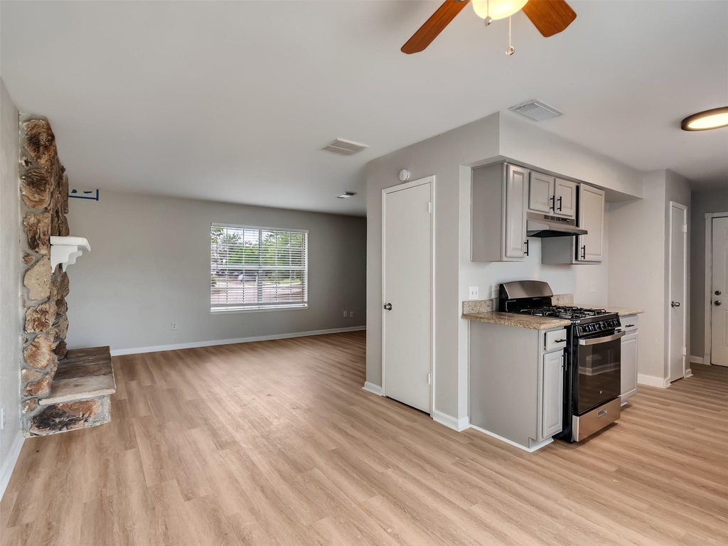4003 Swinden Drive - Photo 6