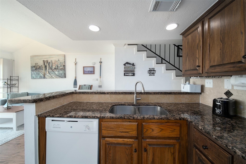 7041 Kingston Cove Ln - Photo 10