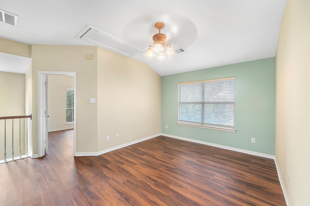 10003 Lynette Falls Drive - Photo 28