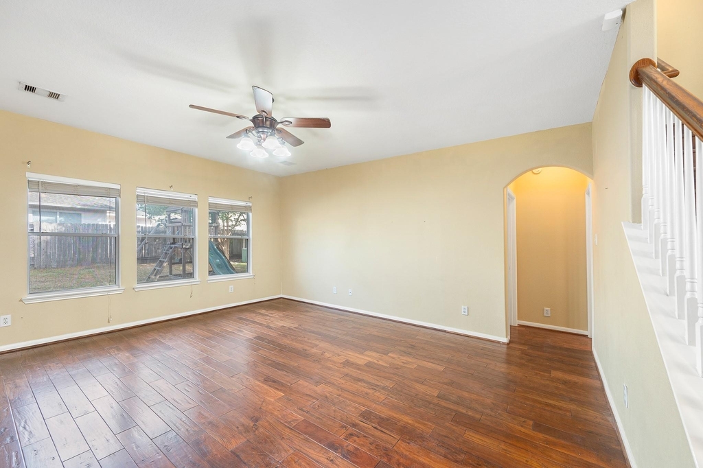 10003 Lynette Falls Drive - Photo 15