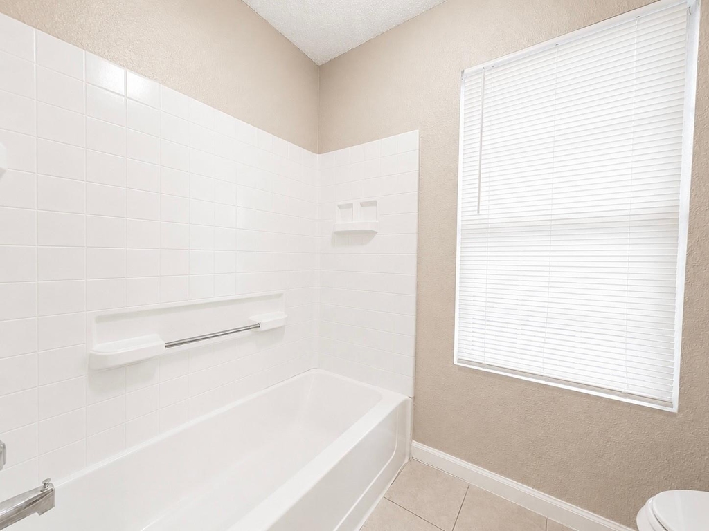 7902 Bowen Street - Photo 13