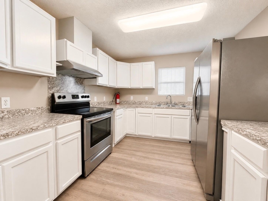 7902 Bowen Street - Photo 7
