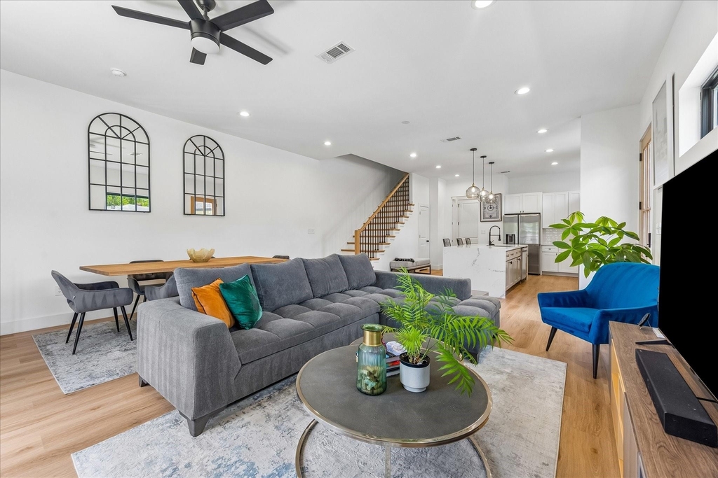4008 Chapman Street - Photo 2