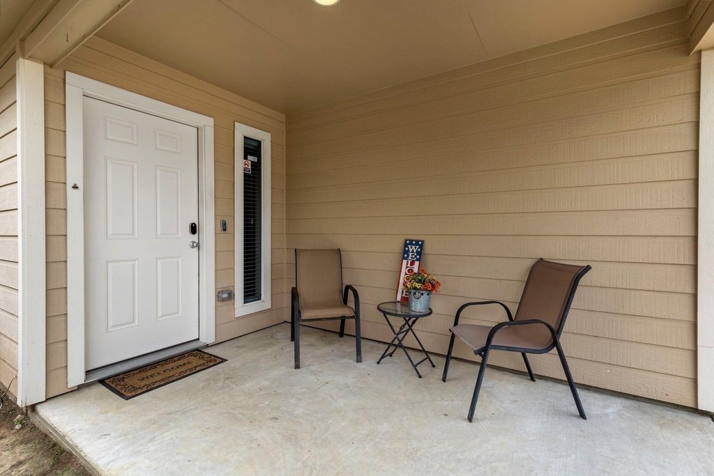 616 Foster Street - Photo 0