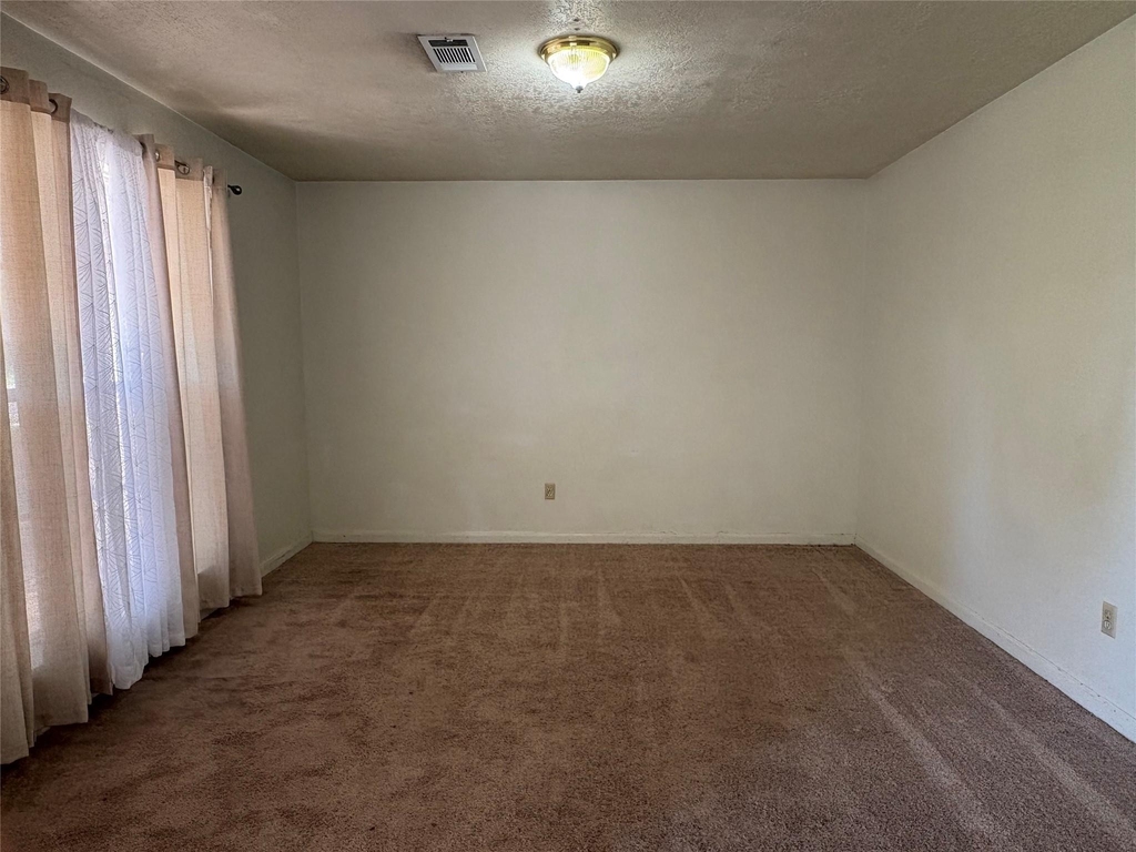 118 Honeysuckle Street - Photo 2