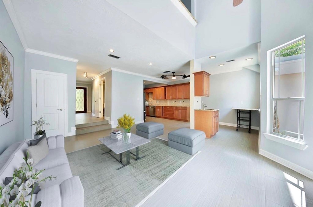 652 N Eldridge Parkway - Photo 7
