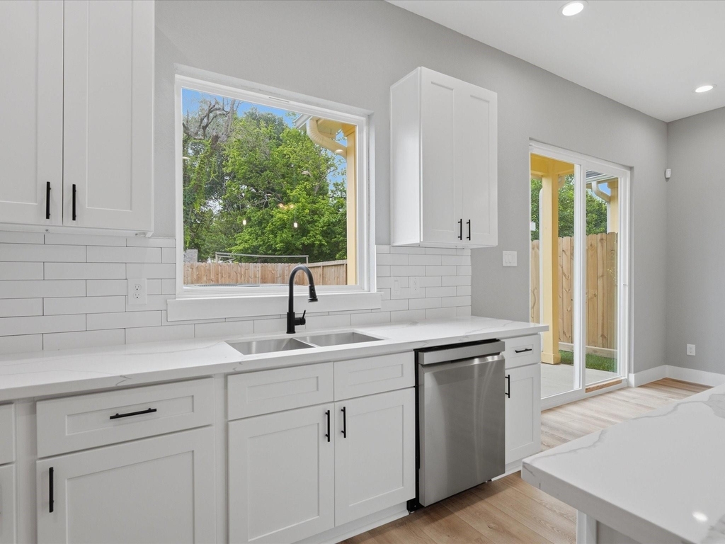 2022 Wavell Street - Photo 3
