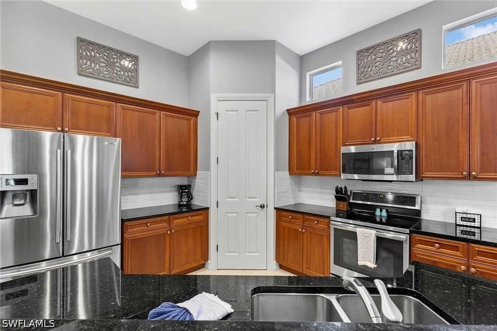 7778 Ashton Road - Photo 8
