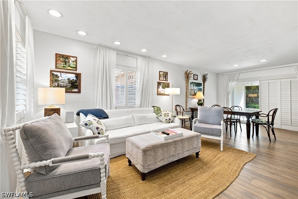 1342 11th Street N - Photo 3