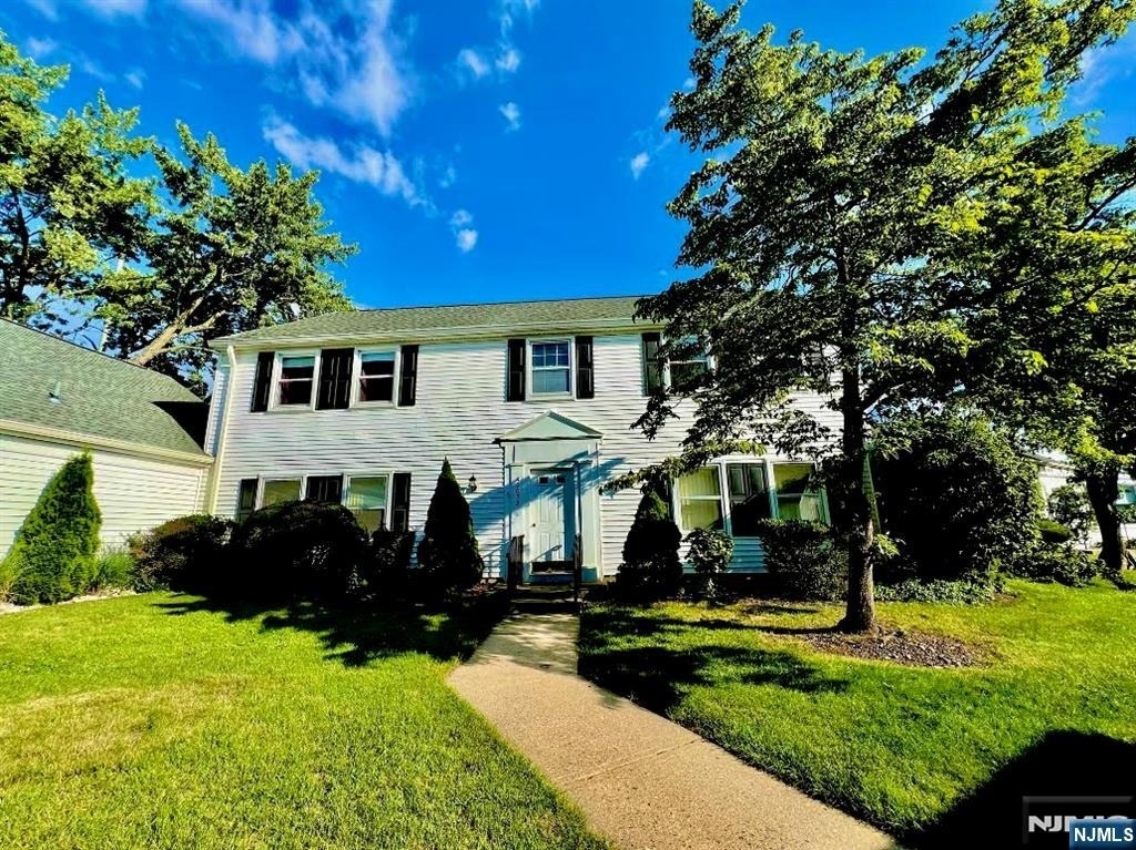 263 Middlebury - Photo 0