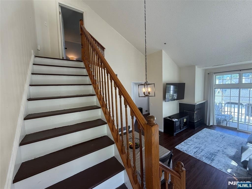 1186 Richmond - Photo 5