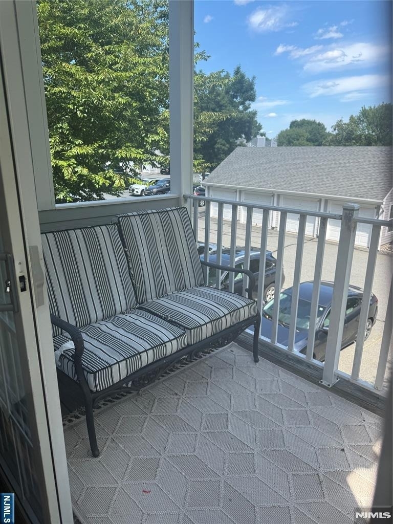 1186 Richmond - Photo 2