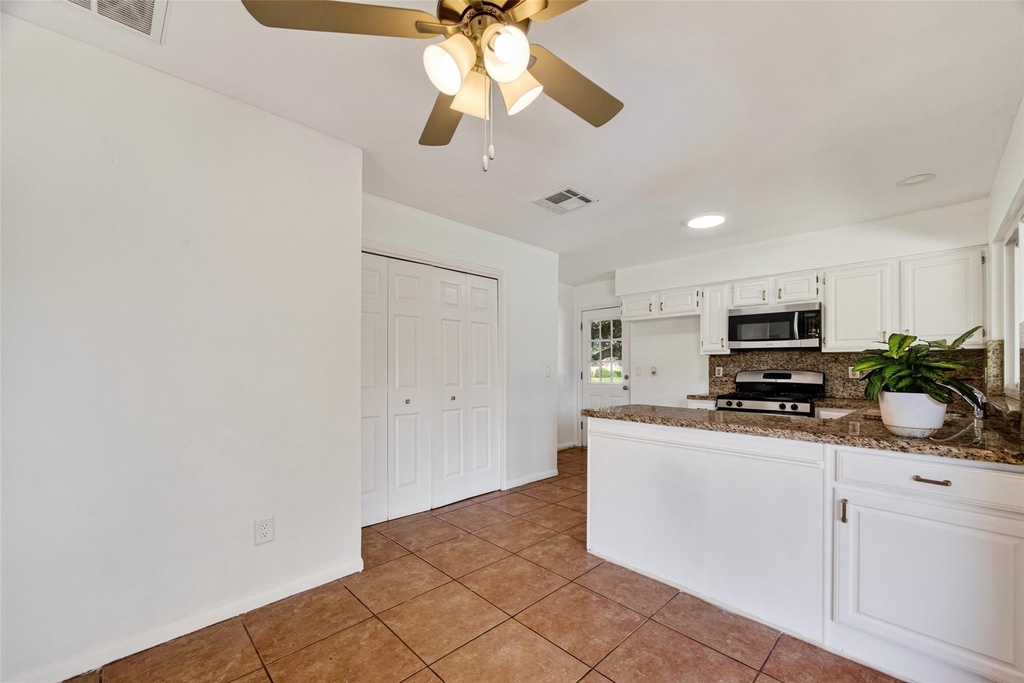 2328 Colleen Drive - Photo 10