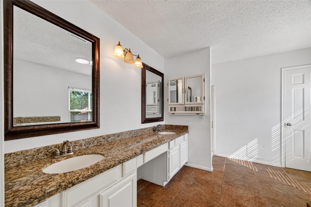 2328 Colleen Drive - Photo 24