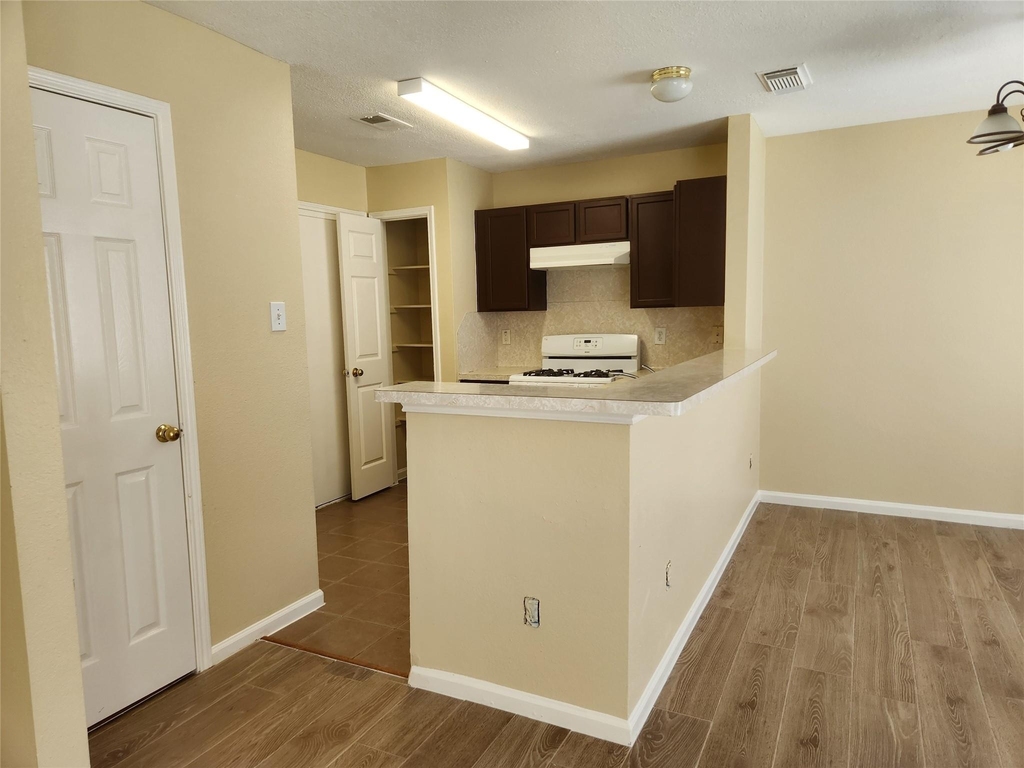 7631 Goudin Drive - Photo 3