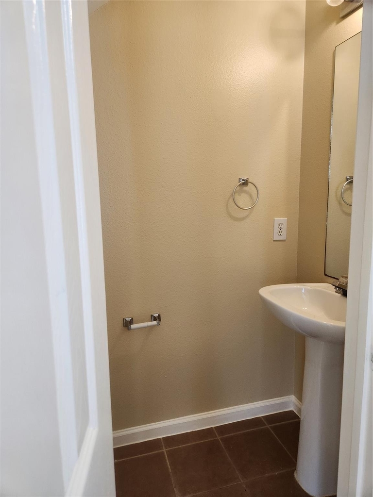 7631 Goudin Drive - Photo 4