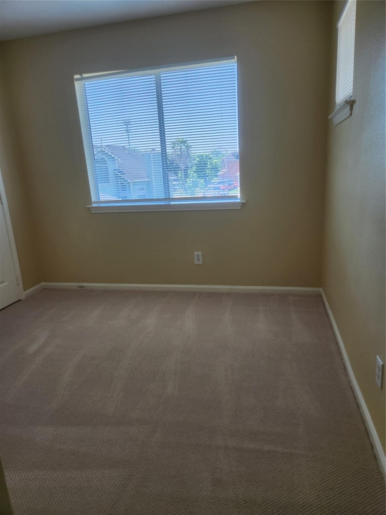 7631 Goudin Drive - Photo 15