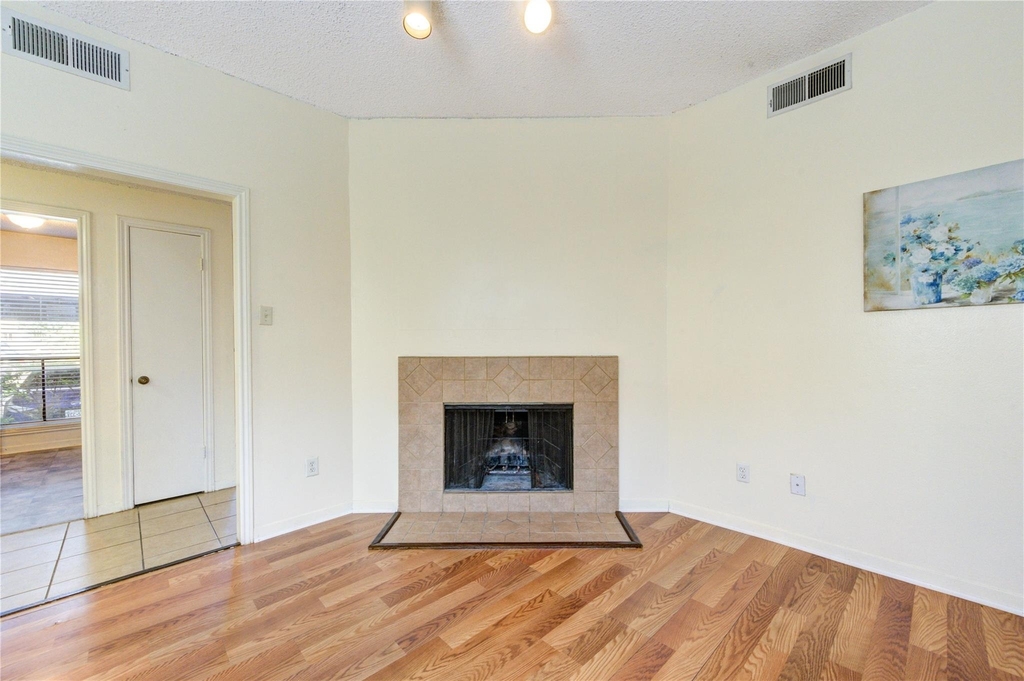 3741 Thistlemont Drive - Photo 4